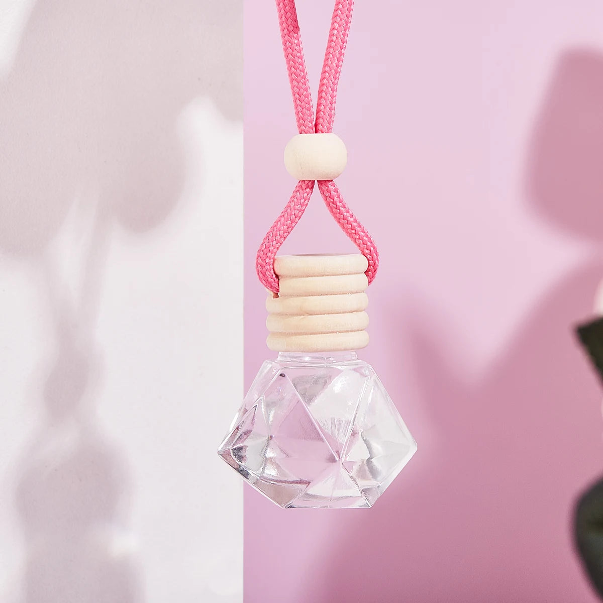 Pink car fragrance car interior accessories, perfume pendant car supplies, fresh air car fragrance