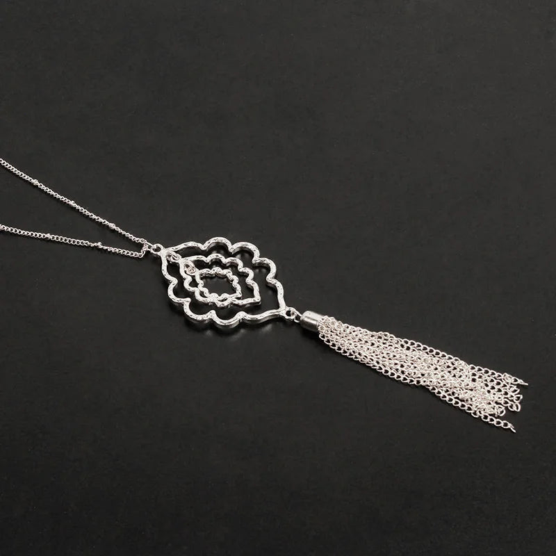 New Vintage Butterfly Pearl Tassel Clavicle Chain for Women Simple Crystal Flower Pendant Long Necklace Evil Eye Sweater Chain