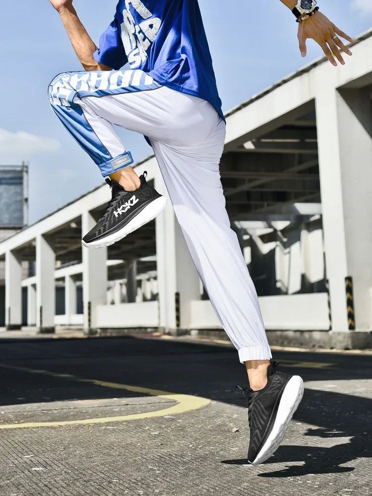 Men Mesh Running Shoes Off-road Shoes Sneakers Outdoor Breathable Trainer Race Luxury shoes Cushioning Couple Non-Slip Fashion